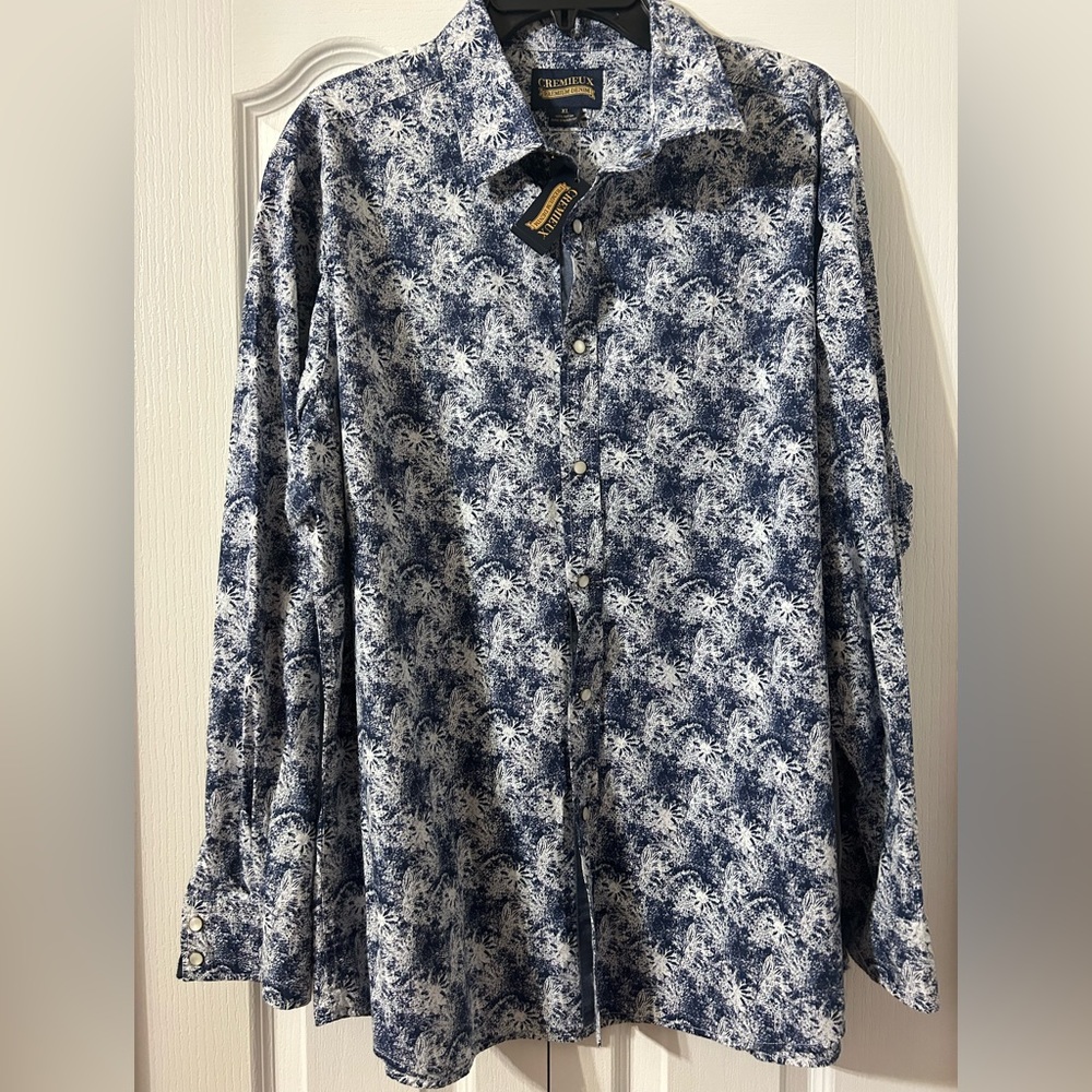 NEW with TAGS!!!! Men’s XL CREMIEUX Premium Denim Shirt.